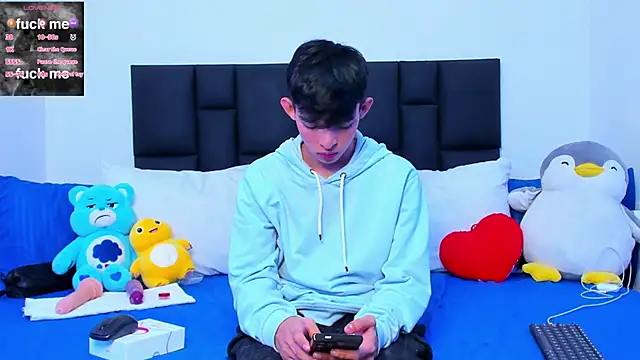 Snapshot of Tonny_twink_ chatting on March 2025 07:38:02 AM Tonny twink online show from March 2025 07:38:02 AM