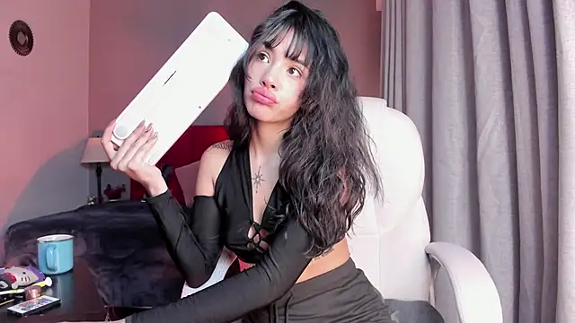 Giovanna oliveira online show from April 2026 04:28:02 AM