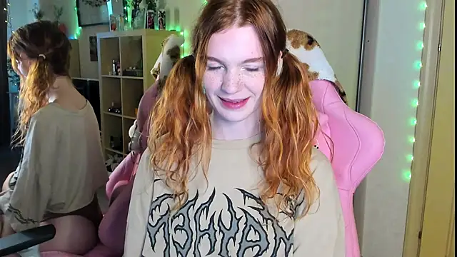 Snapshot of Sunny_Elly chatting on October 2025 08:24:01 AM Sunny Elly online show from October 2025 08:24:01 AM