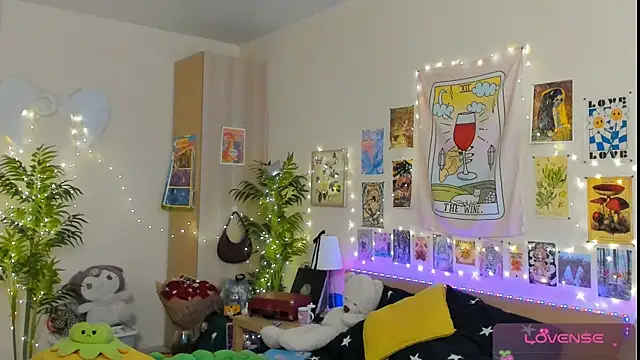 Sunny Elly online show from April 2026 08:08:01 AM