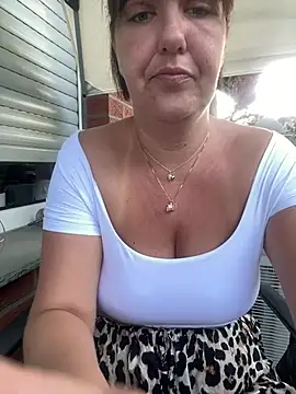Snapshot of NatiLove35 chatting on June 2026 06:01:01 AM NatiLove35 online show from June 2026 06:01:01 AM