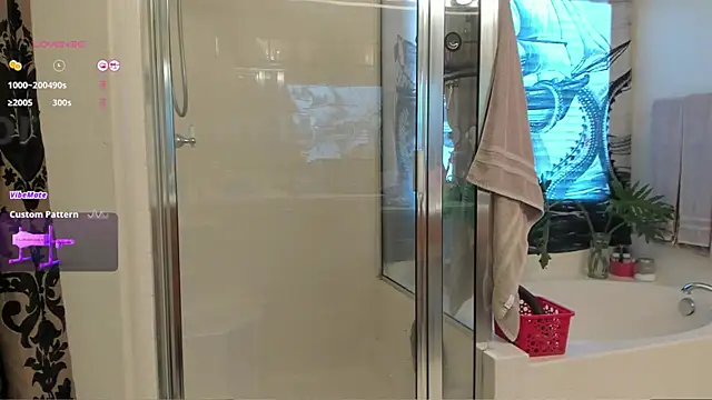 Peaches N Kreme online show from February 2025 10:14:01 PM