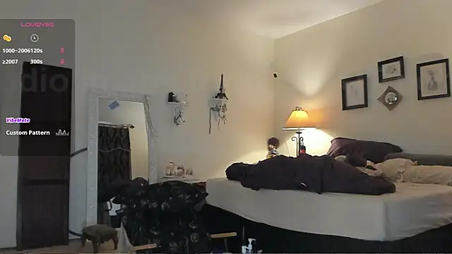 Peaches N Kreme online show from February 2025 07:05:02 PM