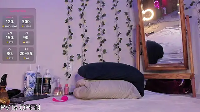 Snapshot of Peaches_N_Kreme chatting on February 2026 04:18:02 AM Peaches N Kreme online show from February 2026 04:18:02 AM