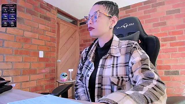 paulinabarnett- online show from January 2025 12:55:01 AM