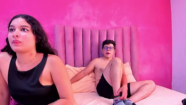 JustiinJazmin online show from December 2025 07:42:02 PM