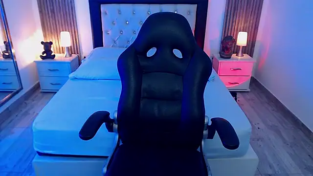 zoe jones13 online show from September 2025 03:22:01 AM