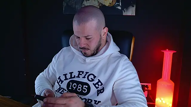 AngeloEric online show from January 2025 06:27:01 AM