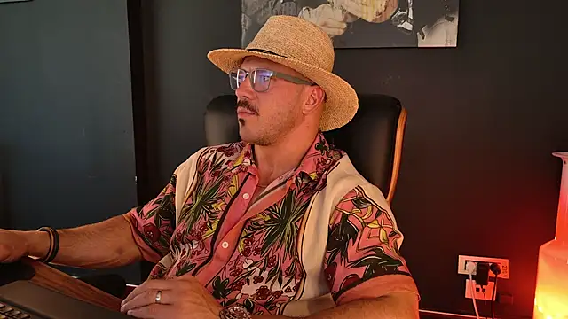 AngeloEric online show from September 2025 10:16:01 AM