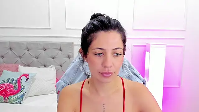 Snapshot of Emma_Brown_0 chatting on February 2025 08:28:01 PM Emma Brown 0 online show from February 2025 08:28:01 PM