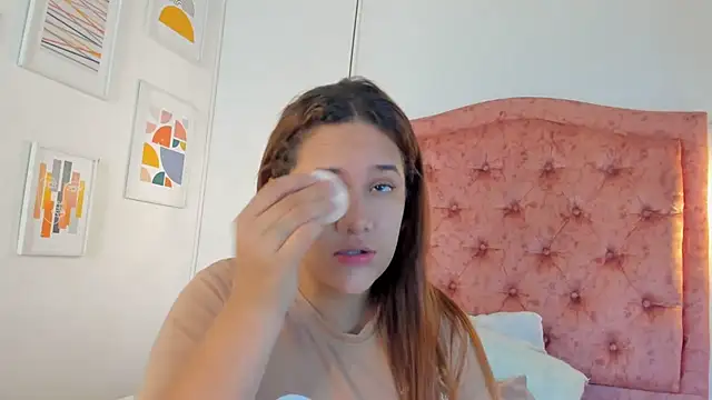 Snapshot of aprill21_ chatting on December 2024 02:27:01 PM aprill21 online show from December 2024 02:27:01 PM