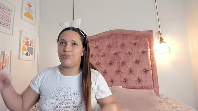 Snapshot of aprill21_ chatting on February 2025 01:53:02 PM aprill21 online show from February 2025 01:53:02 PM