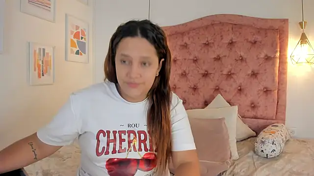 Snapshot of aprill21_ chatting on March 2025 02:01:01 PM aprill21 online show from March 2025 02:01:01 PM