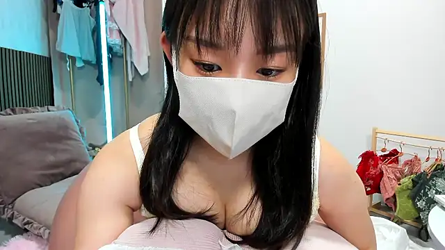Snapshot of Coco_peach chatting on June 2026 03:39:02 PM Coco peach online show from June 2026 03:39:02 PM