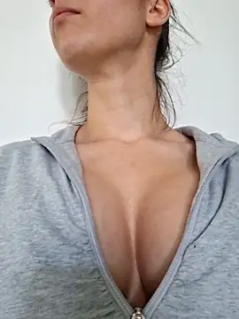 allinqueen online show from February 2025 10:12:01 AM