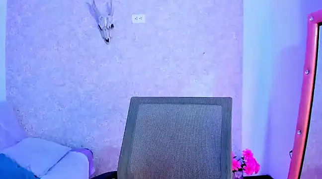 Snapshot of AliciaChelios chatting on December 2024 05:11:02 AM AliciaChelios online show from December 2024 05:11:02 AM