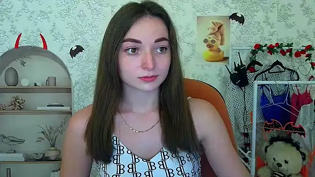  Barbie Kiss  online show from October 2025 02:20:01 PM