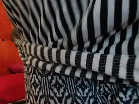 Snapshot of tinagiant chatting on January 2025 05:37:01 AM tinagiant online show from January 2025 05:37:01 AM