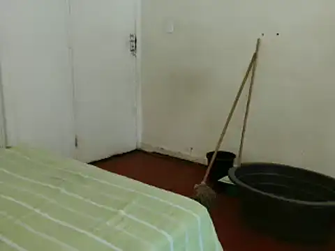 Snapshot of tinagiant chatting on January 2025 08:00:02 AM tinagiant online show from January 2025 08:00:02 AM