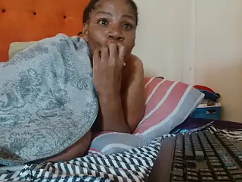 Snapshot of tinagiant chatting on February 2025 11:24:02 AM tinagiant online show from February 2025 11:24:02 AM