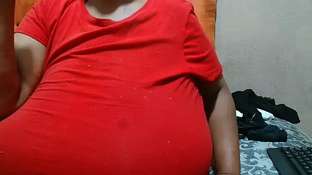 Snapshot of tinagiant chatting on September 2025 07:41:02 PM tinagiant online show from September 2025 07:41:02 PM