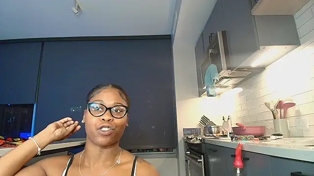 Naomiruty online show from April 2026 12:43:02 AM