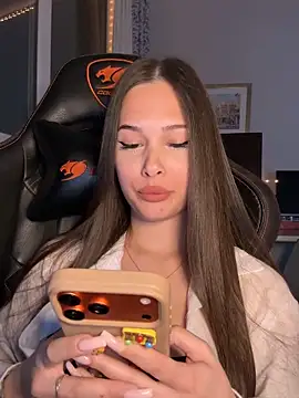 EricaWalls online show from April 2026 06:23:01 PM