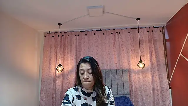 VioletaScott  online show from September 2025 01:57:02 PM