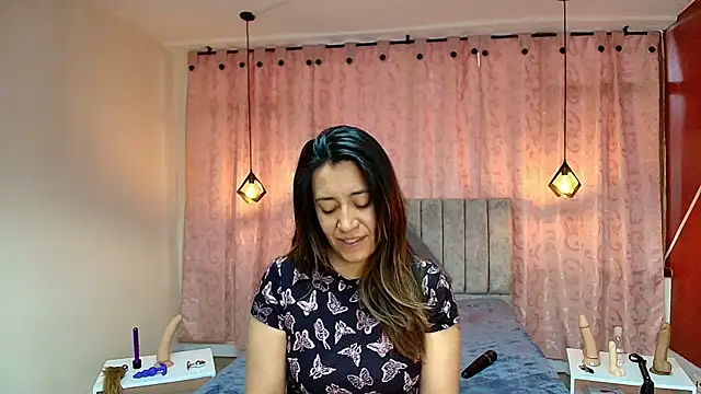 VioletaScott  online show from October 2025 01:19:01 PM