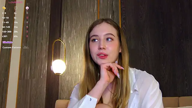 Snapshot of LoraineLuff chatting on January 2025 11:35:02 PM LoraineLuff online show from January 2025 11:35:02 PM