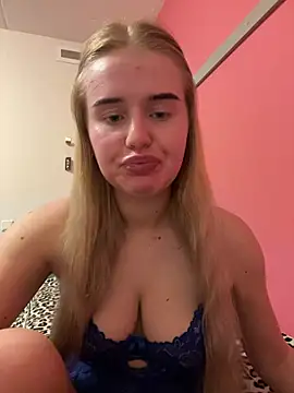 Snapshot of yourhornyslut chatting on March 2025 09:42:02 PM yourhornyslut online show from March 2025 09:42:02 PM