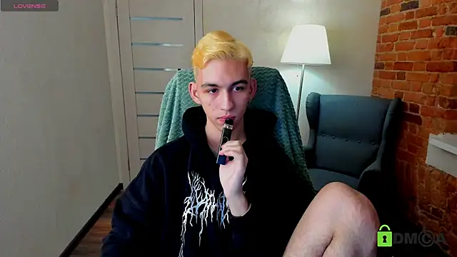 Snapshot of Ul_Tima chatting on December 2024 08:36:02 PM Ul Tima online show from December 2024 08:36:02 PM