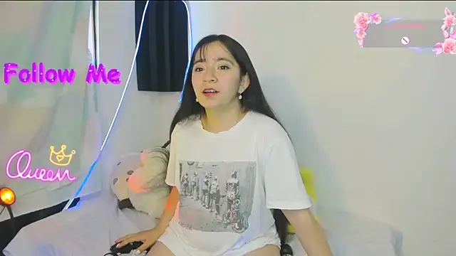 Snapshot of litle_mily_ chatting on May 2026 09:53:02 PM litle mily online show from May 2026 09:53:02 PM