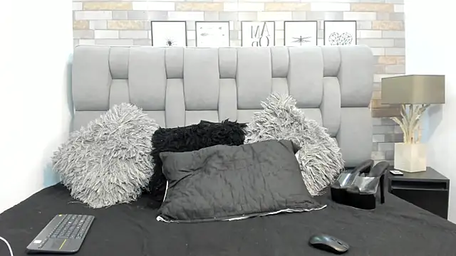 KariinaTaylor online show from March 2026 07:09:01 PM