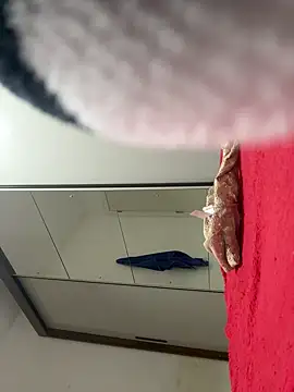 Snapshot of Dudarob22 chatting on October 2025 12:27:01 PM Dudarob22 online show from October 2025 12:27:01 PM