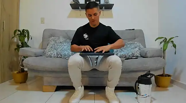 julian wallace online show from January 2025 01:10:02 AM