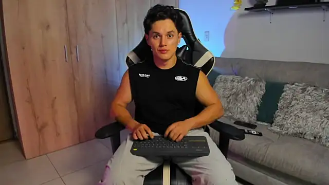 julian wallace online show from February 2026 01:47:02 AM