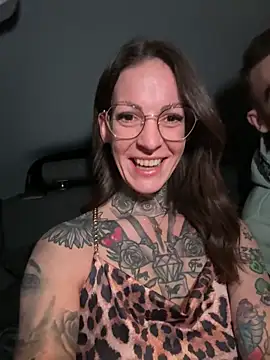 BrownieyQueen online show from January 2026 05:06:02 PM