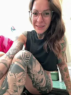 BrownieyQueen online show from June 2026 05:50:01 PM