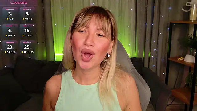 MilaBott online show from March 2026 07:20:01 PM