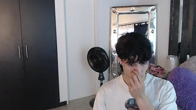 gojo satoru 18 online show from March 2025 11:23:01 AM