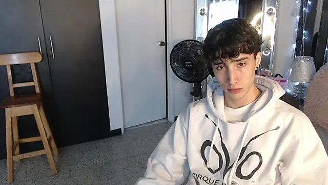 gojo satoru 18 online show from March 2025 12:07:02 PM