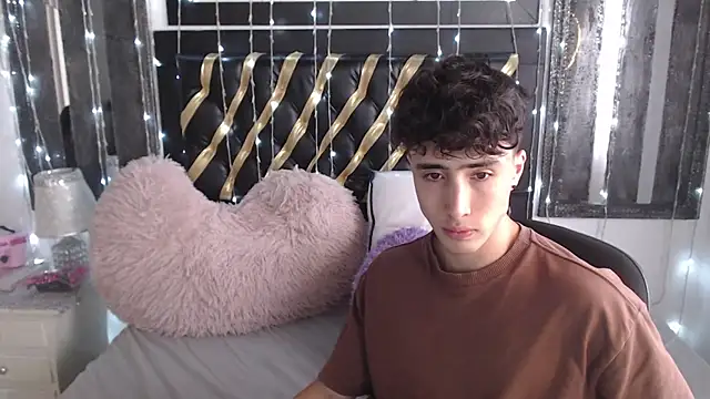 gojo satoru 18 online show from March 2025 03:14:02 PM