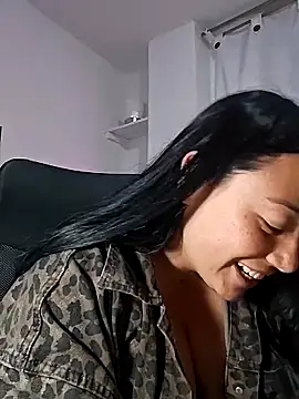 helena smith online show from December 2025 02:27:01 AM