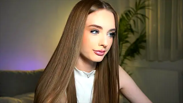 petitegonwiild online show from April 2026 04:07:01 PM