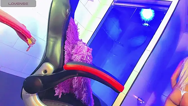 Snapshot of samantha_official_ chatting on January 2025 11:56:02 PM samantha official online show from January 2025 11:56:02 PM