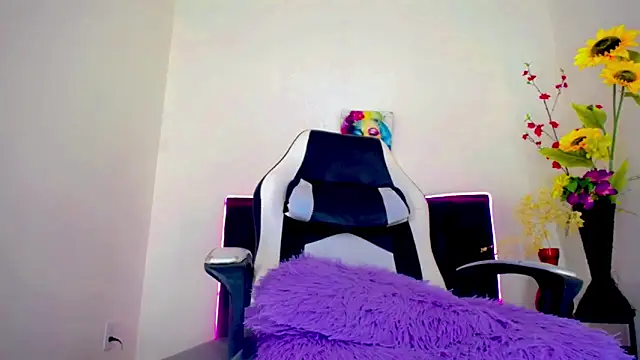 Snapshot of samantha_official_ chatting on January 2025 10:56:01 PM samantha official online show from January 2025 10:56:01 PM