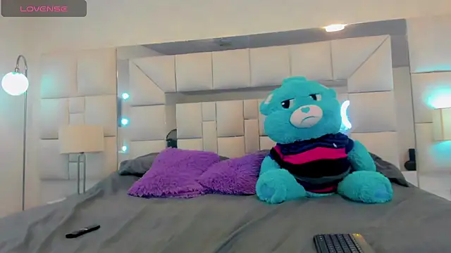 Snapshot of samantha_official_ chatting on January 2025 08:11:01 PM samantha official online show from January 2025 08:11:01 PM