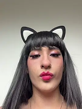 Snapshot of HotStar_yes chatting on November 2025 12:22:01 AM HotStar yes online show from November 2025 12:22:01 AM