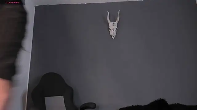 Snapshot of Aliz01 chatting on February 2025 02:26:02 AM Aliz01 online show from February 2025 02:26:02 AM